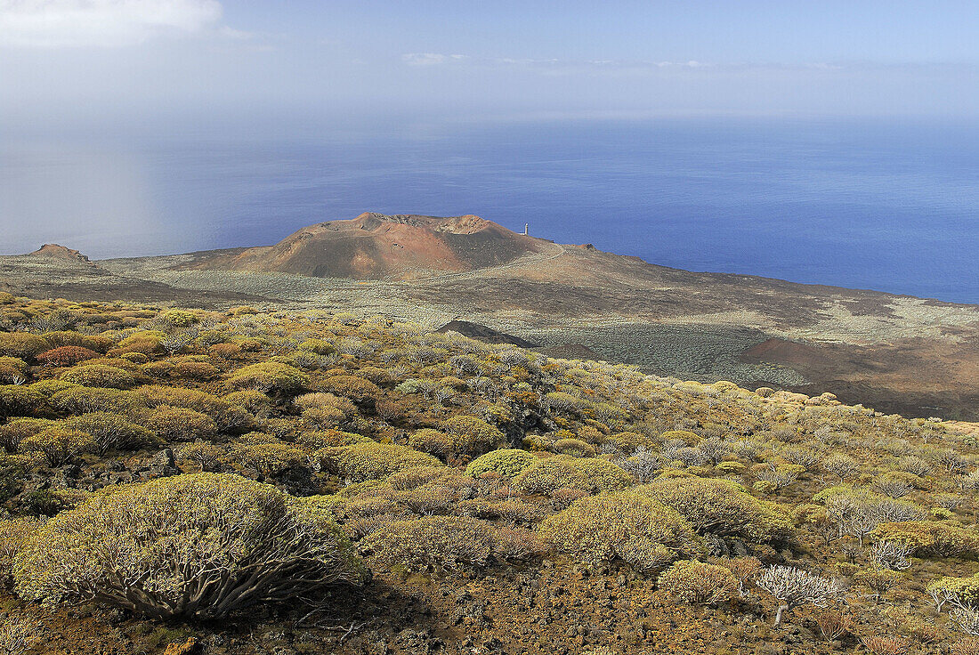 Cono volcánico y faro de Orchilla. ElHierro. Islas Canarias. España