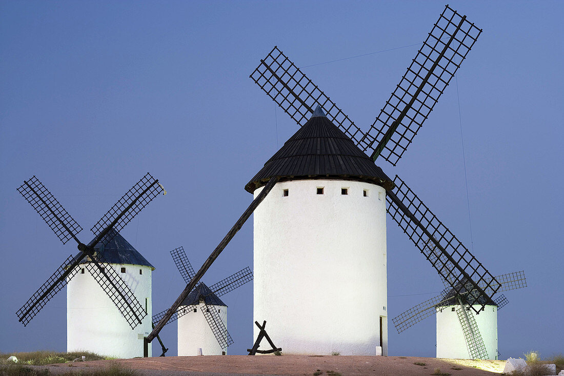 Molinos de viento,  Campo de Criptana,  provincia de Ciudad Real,  Castilla la Mancha,  Spain Ruta de Don Quijote