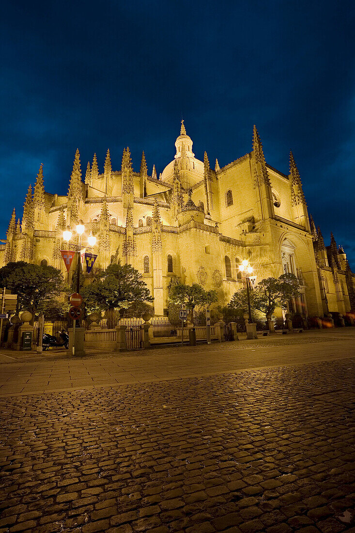 Plaza Mayor (Main square) and Cathedral at night,  Segovia. Castilla-Leon,  Spain