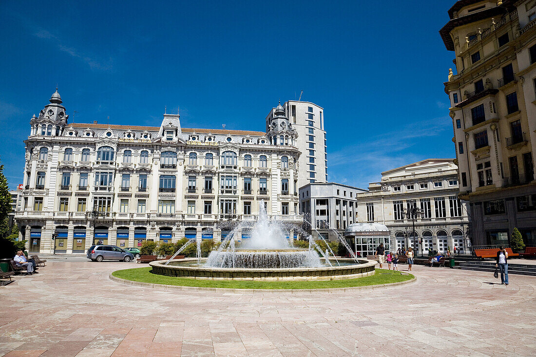 Casas del Conde building and Teatro Campoamor at Plaza de La Escandalera (square). Oviedo. Asturias. Spain