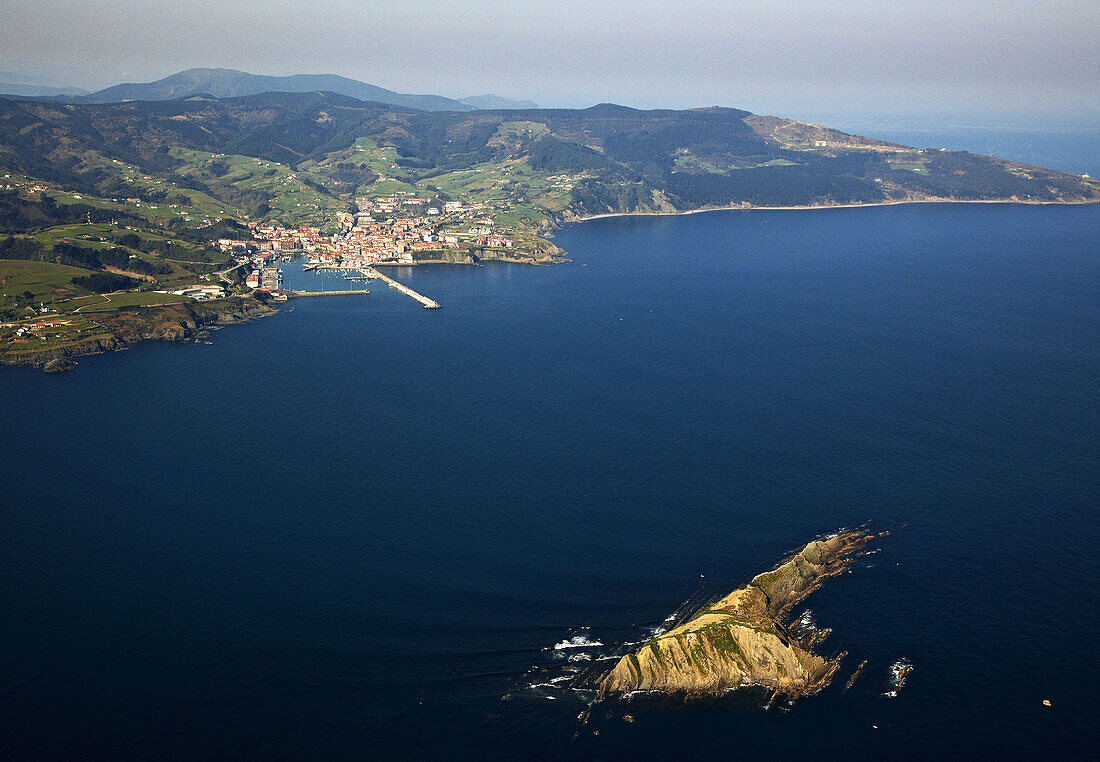 Izaro island,  Bermeo in background,  Biscay,  Basque country,  Spain