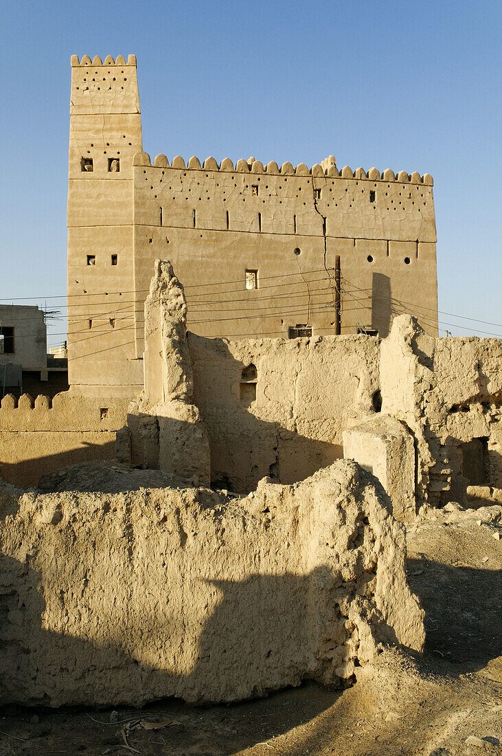 historic adobe fortification,  old town of Sinaw,  Sharqiya Region,  Sultanate of Oman,  Arabia,  Middle East