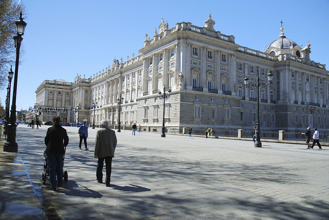 Bailén, Echt, Gehen, Gehend, Gehende, Historisch, Ich, königlich, Madrid, Monat, Monate, Palacio, Palast, Paseo, Schloss, Tourismus, Transients, Turismo, wirklich, XW4-869769, agefotostock 