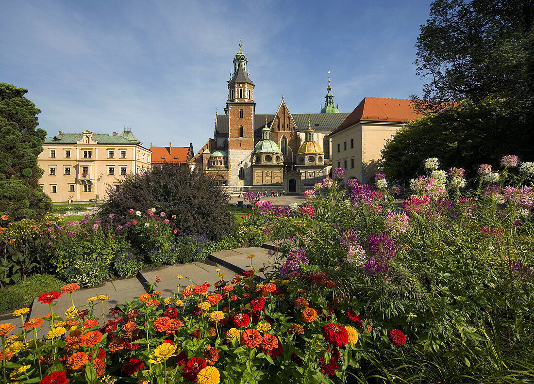 Poland,  Krakow,  Sigismund´s Cathedral and Chapel as part of Royal Castle at Wawel Hill