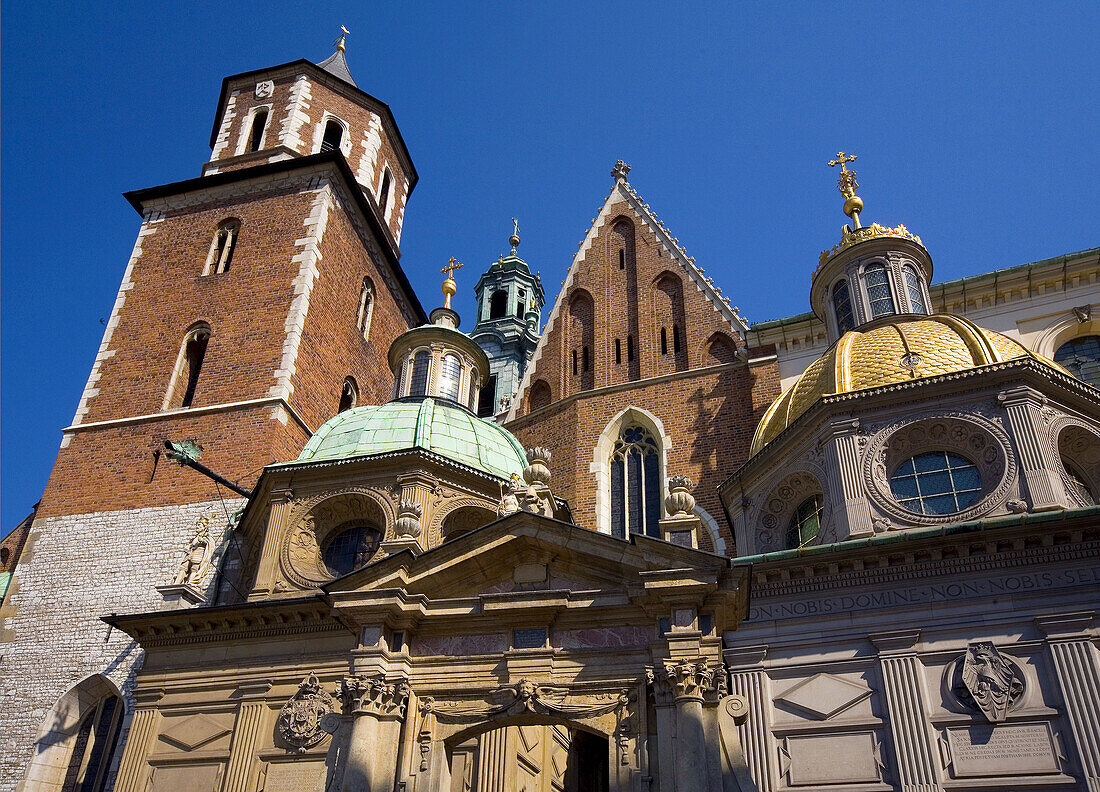 Poland,  Krakow,  Sigismund´s Cathedral and Chapel as part of Royal Castle at Wawel Hill