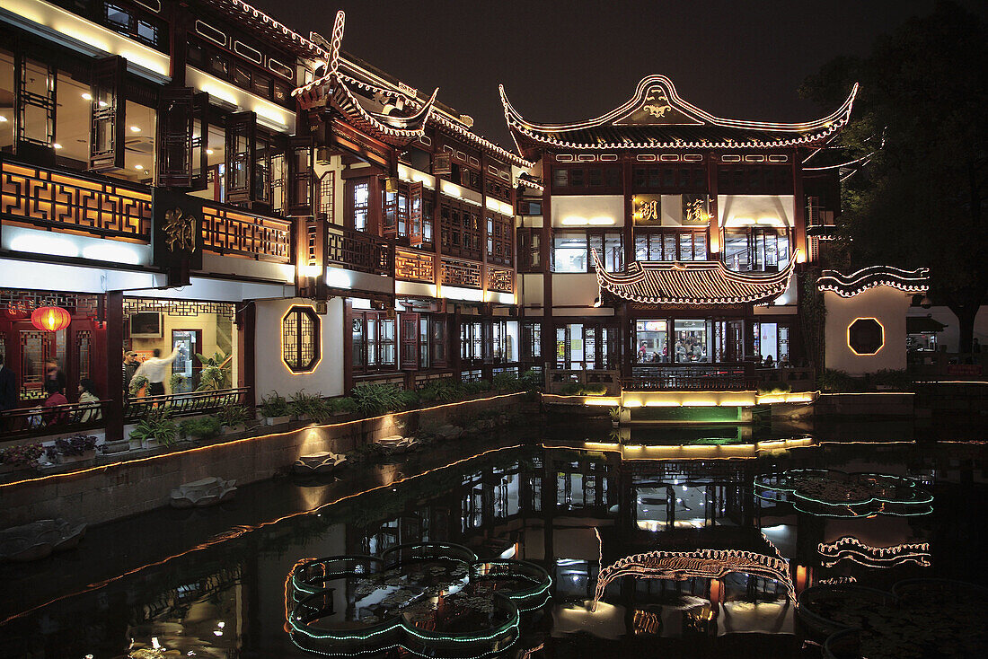 China,  Shanghai,  Yuyuan Bazar at night