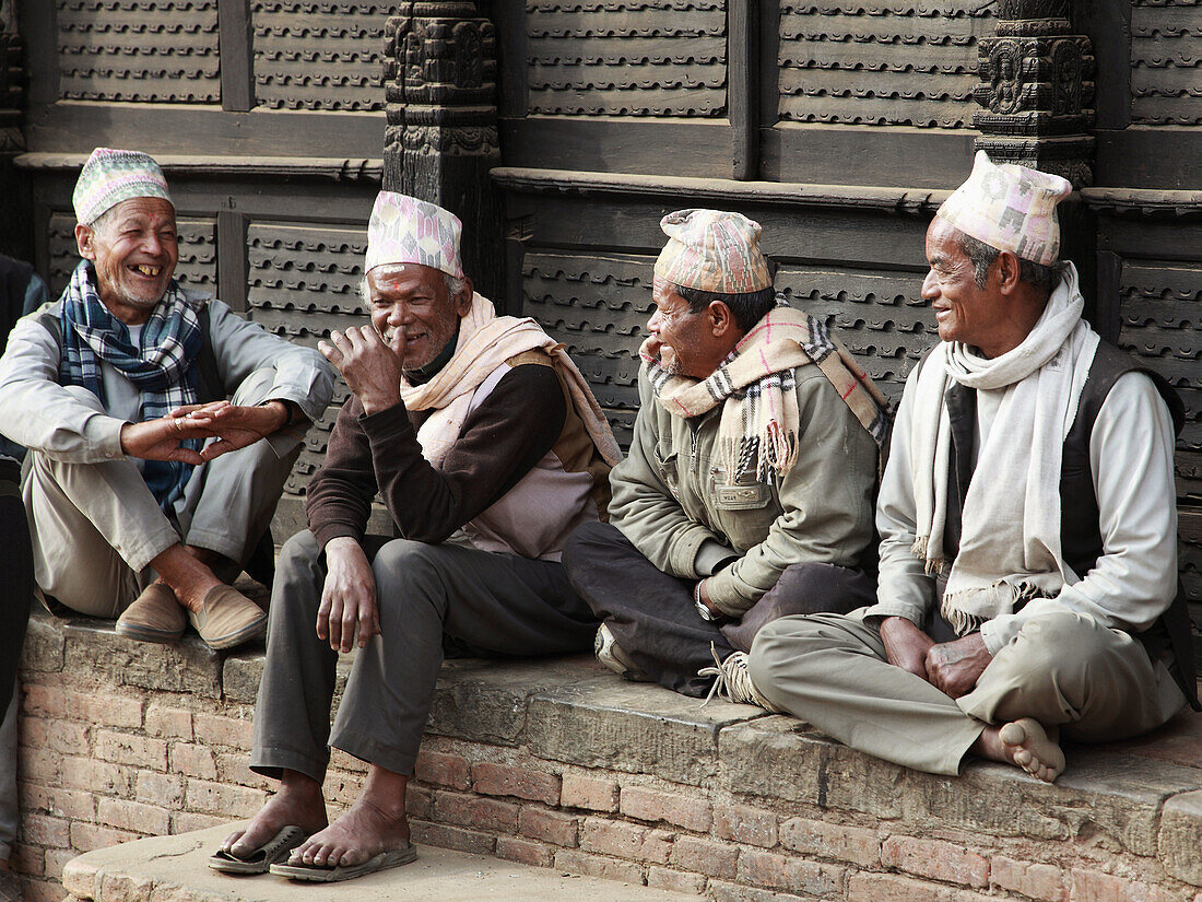 Nepal,  Kathmandu Valley,  Bhaktapur,  old men
