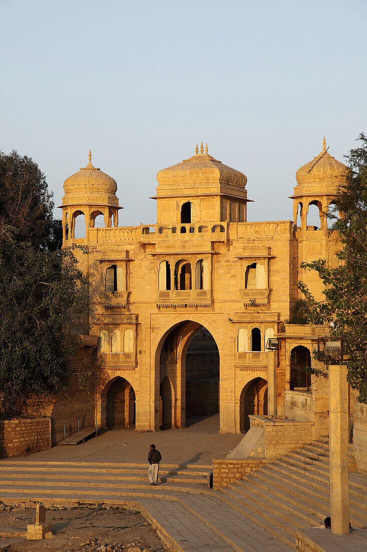 India,  Rajasthan,  Jaisalmer,  Gadi Sagar Tank,  Tilon ki Pol gate,  shrines