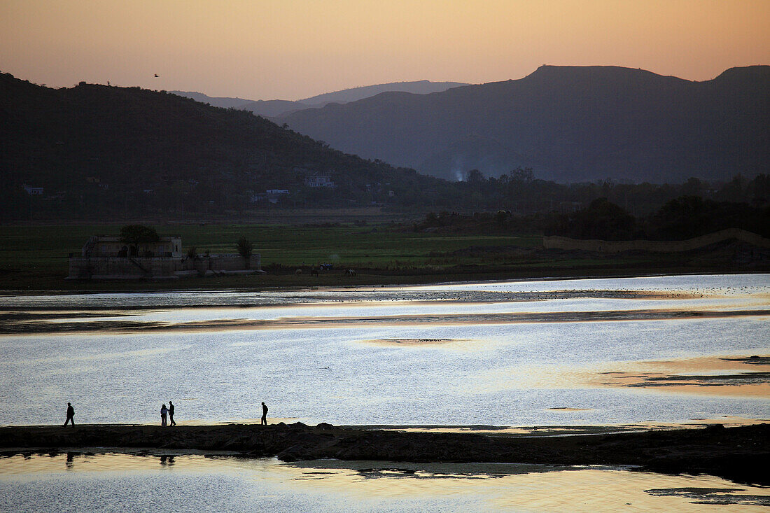 India,  Rajasthan,  Udaipur,  Lake Pichola,  sunset