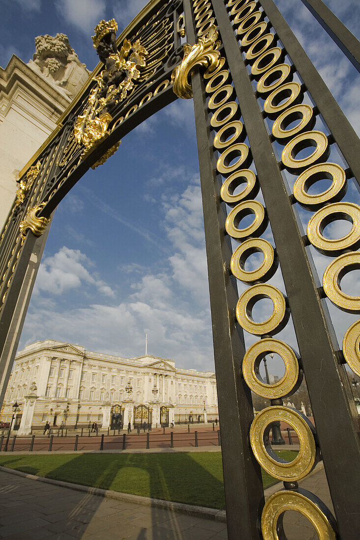 England,  London,  gates outside Buckingham Palace