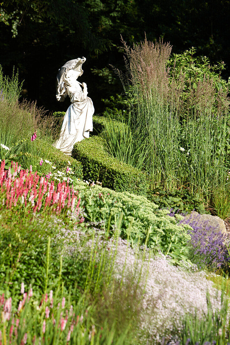 Sculpture in garden, Hotel Buehlerhoehe, Buehl, Black Forest, Baden-Wuerttemberg, Germany