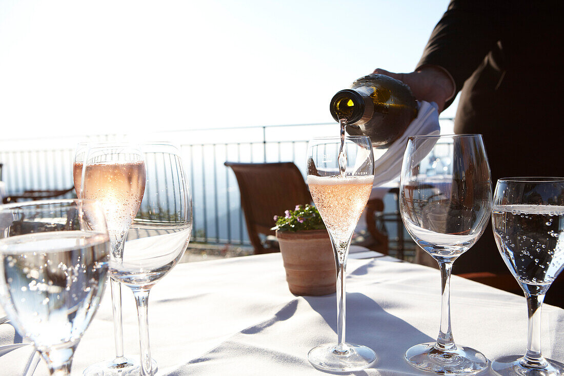 Rosé Champagner, Restaurant Hotel Bühlerhöhe, Bühl, Scharzwald, Baden-Württemberg, Deutschland