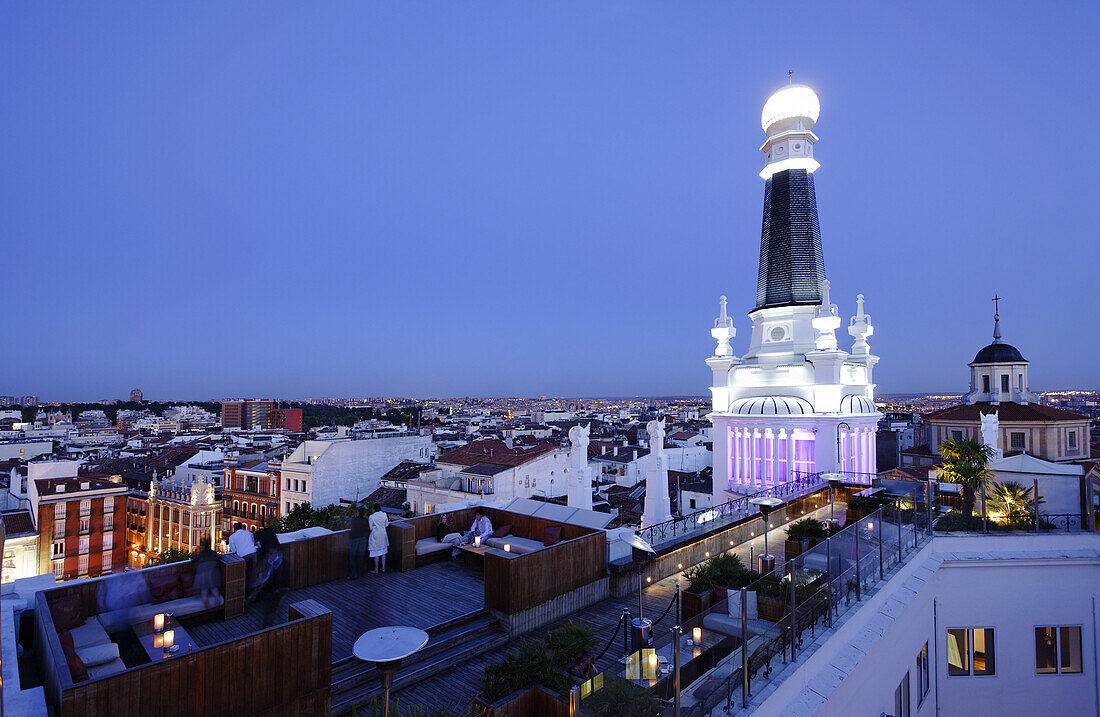 Terrasse der Penthouse Bar & Terraza Lounge Bar, Hotel Me Madrid Reina Victoria, Calle de Huertas, Madrid, Spanien