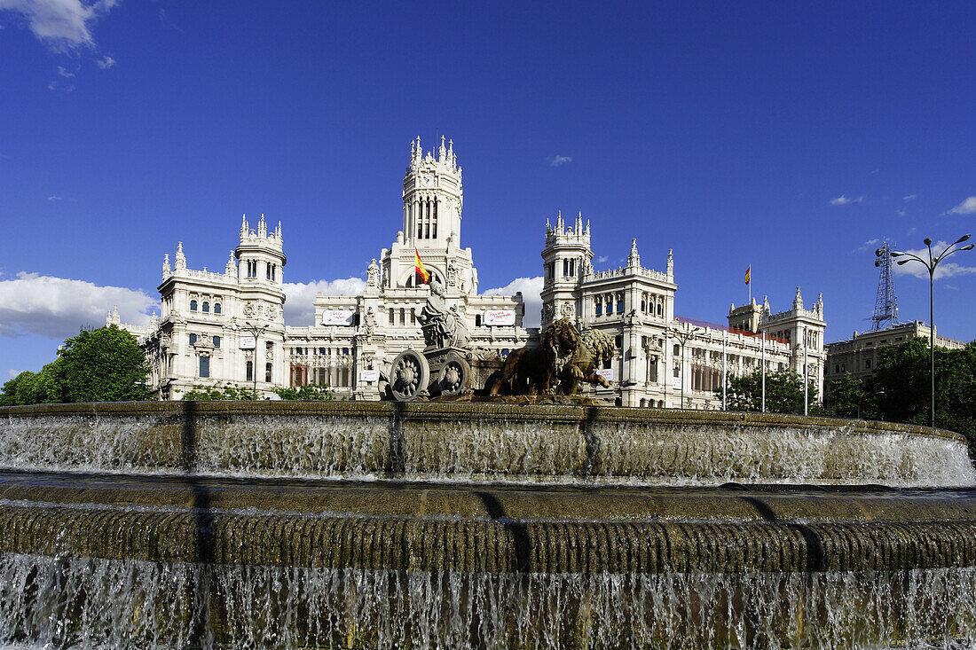 Town hall Palacio de Comunicaciones with Fuente de Cibeles, Plaza de Cibeles, Madrid, Spain