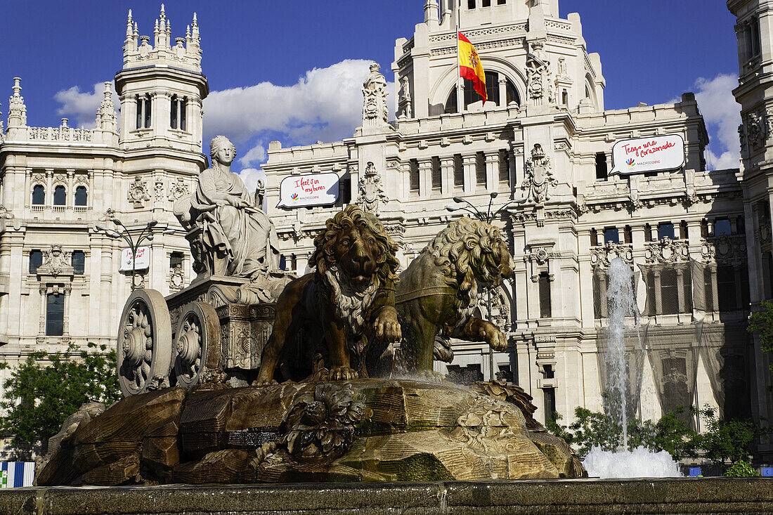 Fuente de Cibeles near town hall Palacio de Comunicaciones, Plaza de Cibeles, Madrid, Spain