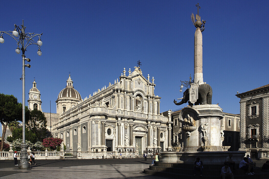 Fontana dell'Elefante and Saint Agatha cathedral, Piazza del Duomo, Catania, Sicily, Italy