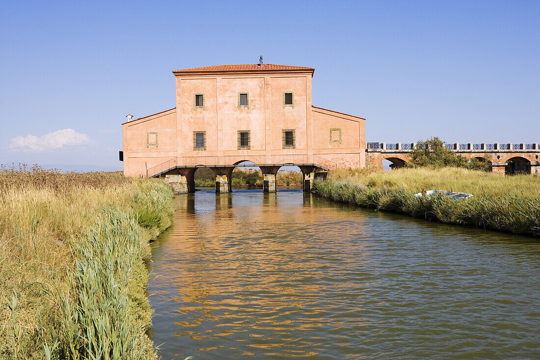 Casa Rossa Ximenes im Riserva naturale Provinciale Diaccia Botrona bei Castiglione della Pescaia, Toskana, Italien