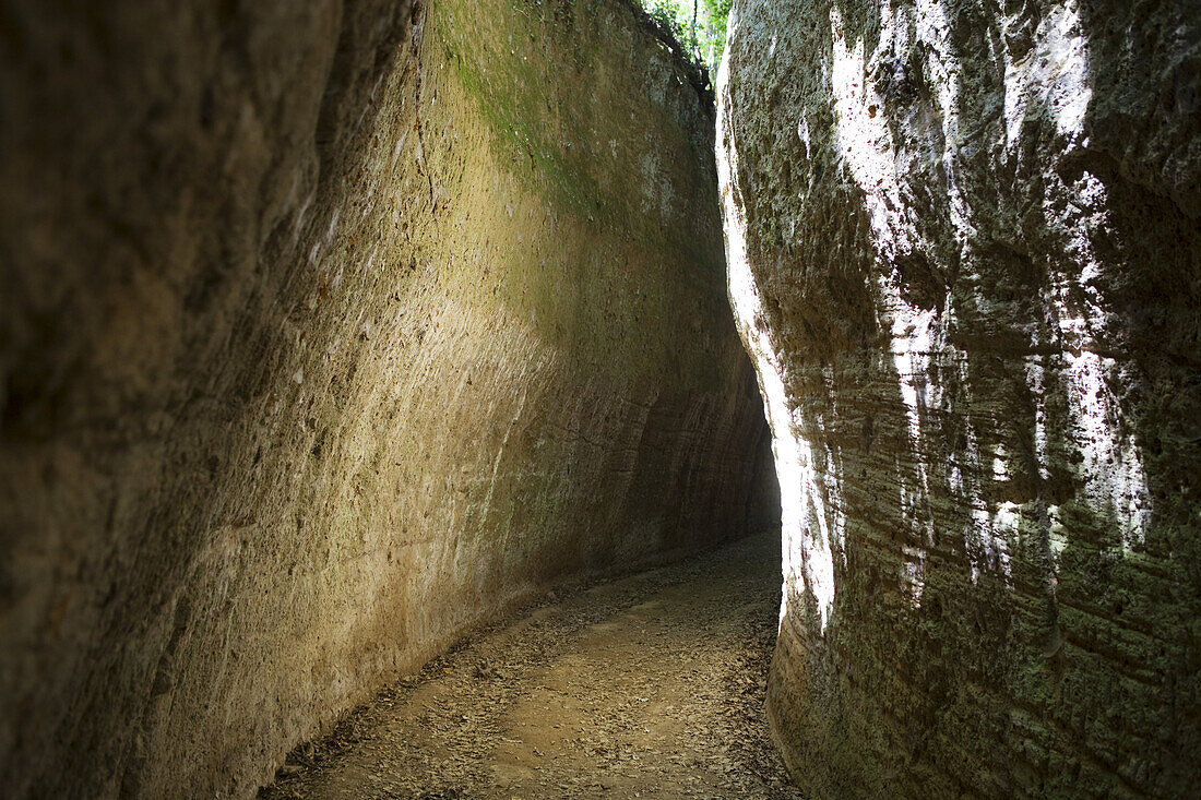 Etruskische Ausgrabungsstätte Tomba Ildebranda near Sovana, Toskana, Italien