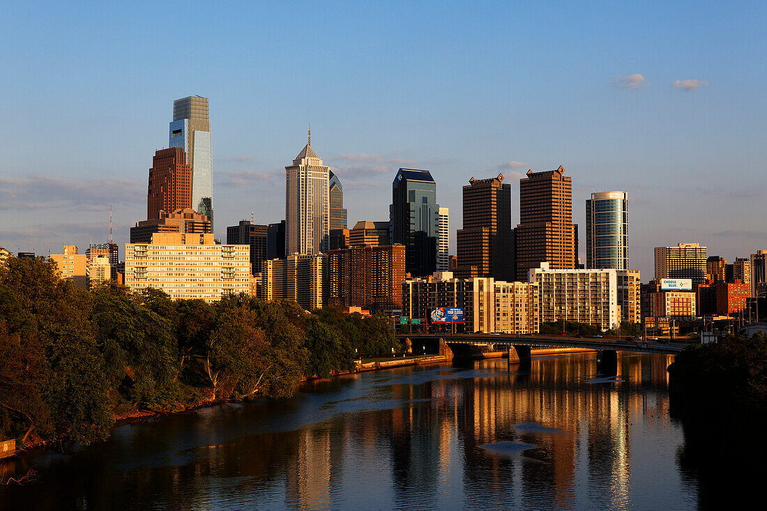 Schuykill River and downtown Philadelphia, Pennsylvania, USA