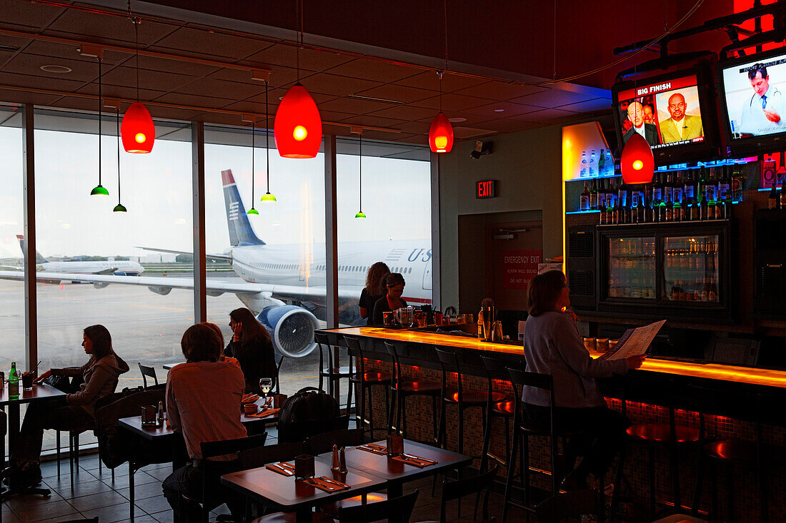 Pub am Flughafen, Philadelphia, Pennsylvania, USA
