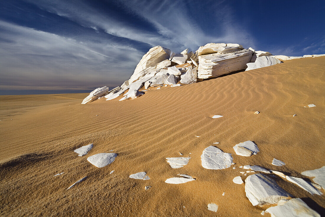 Gypsum in sanddunes, Erg Murzuk, libyan desert, Libya, Sahara, North Africa