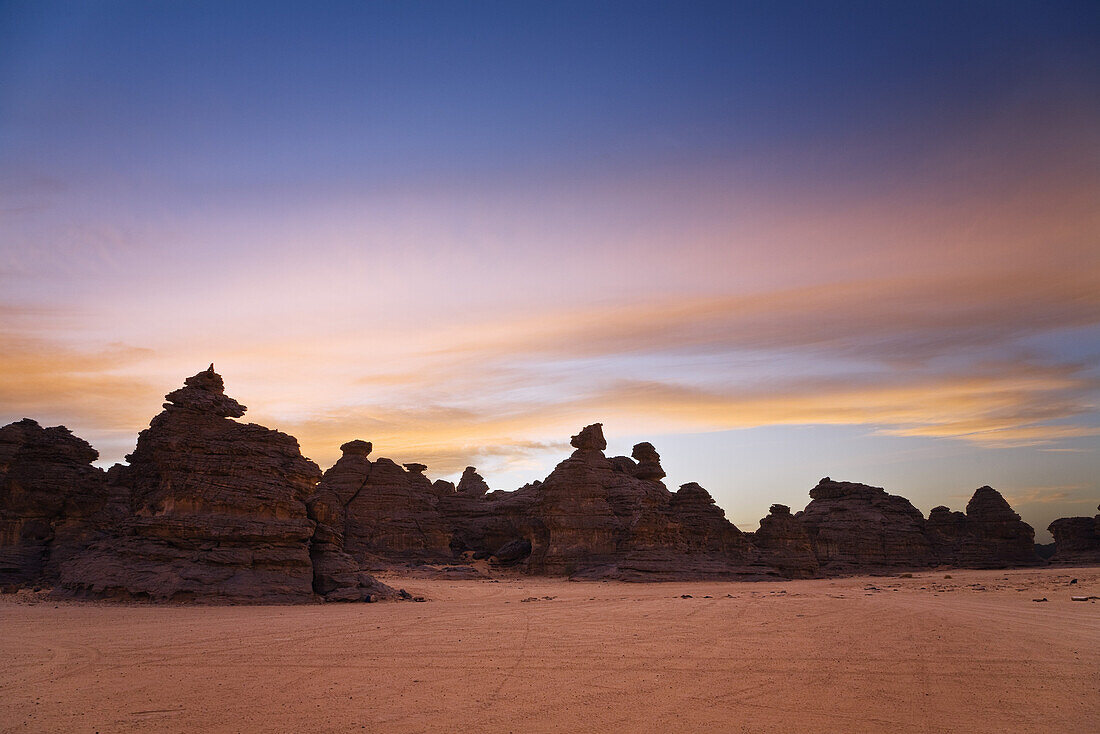 Sunset in Wadi Awis, Akakus mountains, Libya, Sahara, North Africa