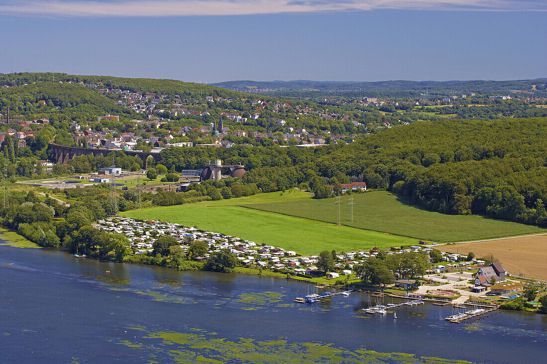 Blick vom Harkortberg auf den Harkortsee bei Wetter mit Ruhrviadukt Herdecke, Ruhrgebiet, Nordrhein-Westfalen, Deutschland, Europa