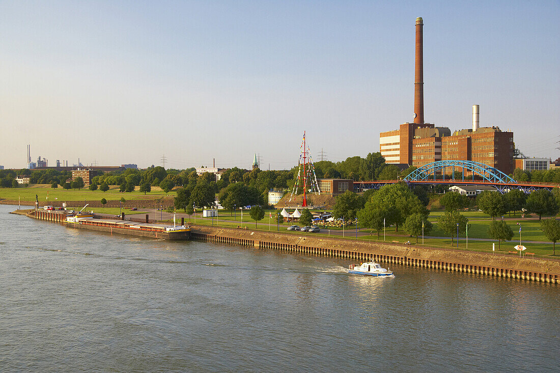 Bank of the river Rhine at Duisburg-Ruhrort, Ruhrgebiet, North Rhine-Westphalia, Germany, Europe
