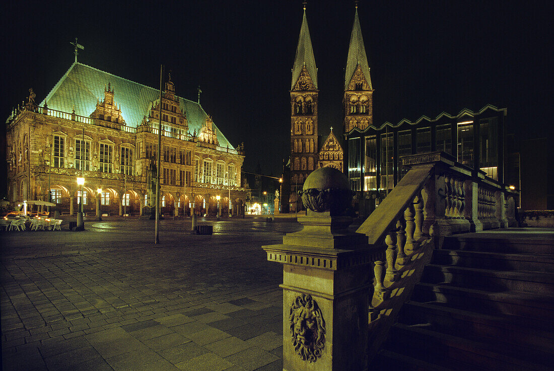 City hall and cathedral St. Petri at night, Bremen, Germany