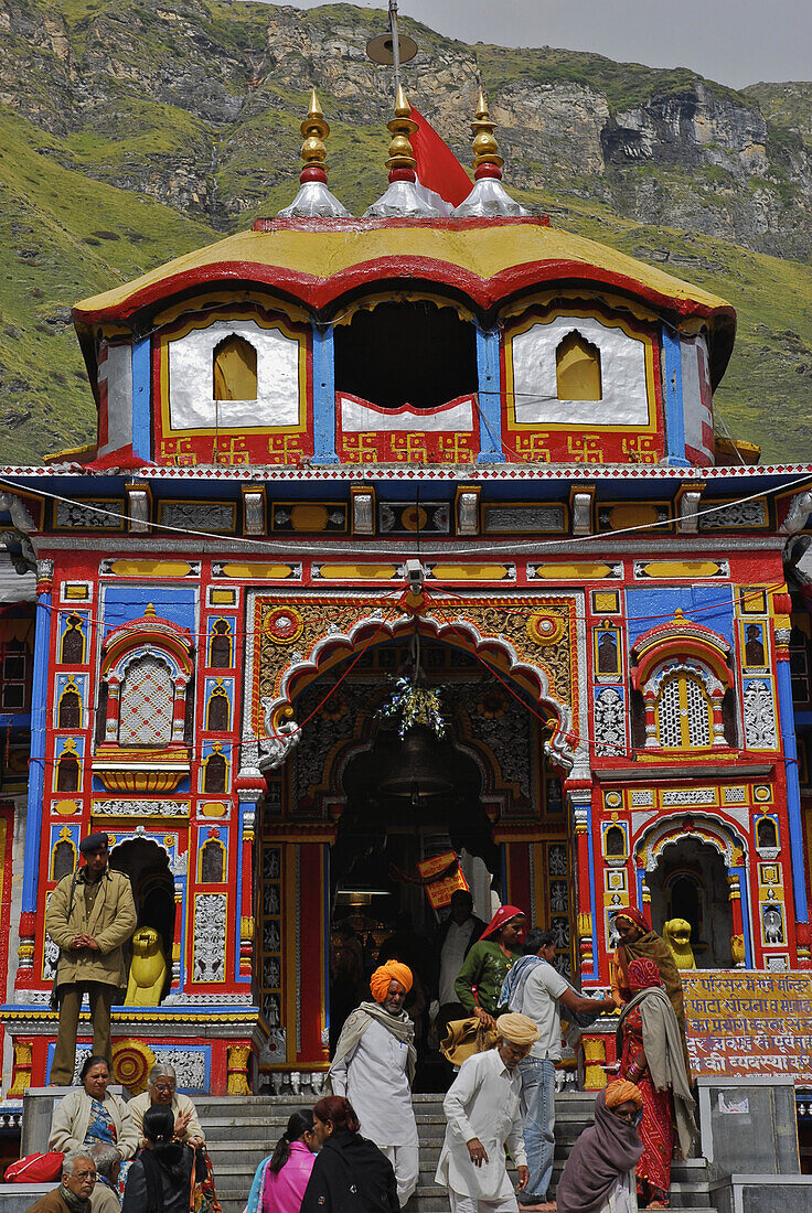 Holy Hindu temple dedicated to Vishnu at Badrinath, Uttarakhand, India, Asia