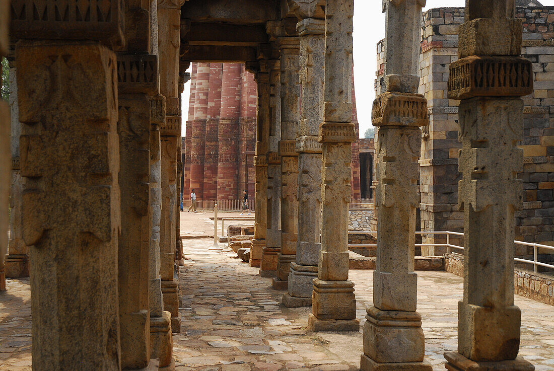 Qutb Minar, pilars of Quwwat-ul-Islam mosque, New Delhi, Indian capital, India, Asia