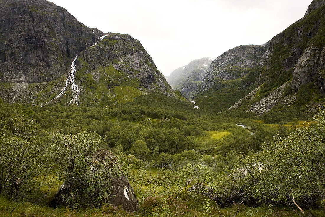 View at the mountain scenery of the Fynderdalen, Sunndal, Folgefonn peninsula, Kvinnherad, Hordaland, Norway, Scandinavia, Europe