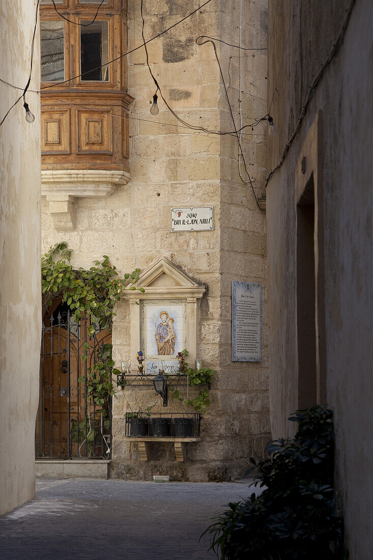 Narrow alleys in Mdina, Malta, Europe