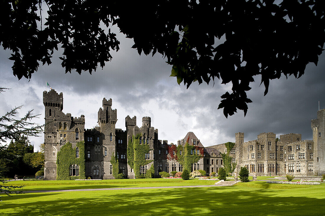 Ashford Castle bei Cong, County Mayo, Irland, Europa