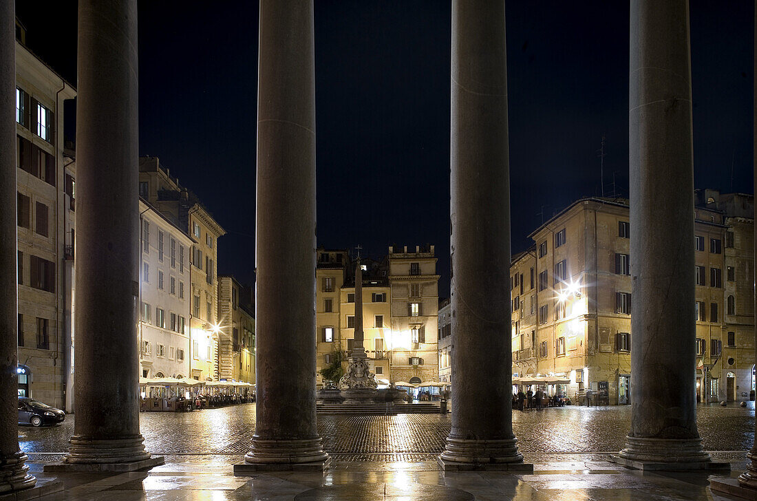 Piazza Rotonda at night, Rome, Italy, Europe