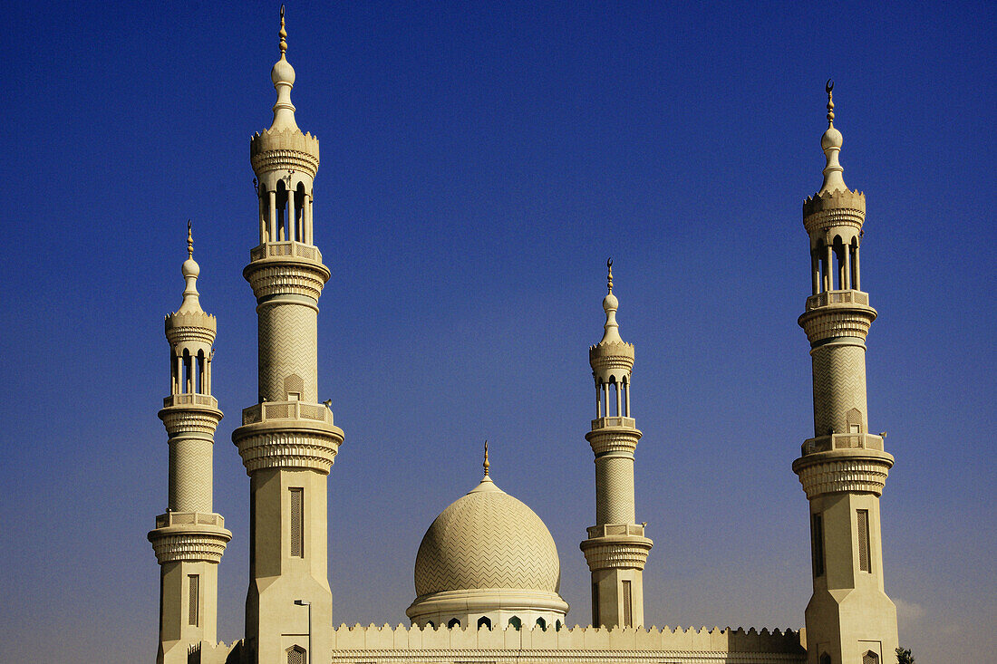 Al Qhasaba mosque, Sharjah, UAE  United Arab Emirates)