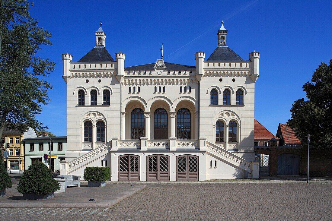 D-Wittenburg, Motel, Landkreis Ludwigslust, Mecklenburg-Vorpommern, Marktplatz, Rathaus, Tudorstil, Gotik, Historismus, Demmlerbau, Baumeister Georg Adolph Demmler, D-Wittenburg, Motel, administrative district Ludwigslust, Mecklenburg-Western Pomerania, m