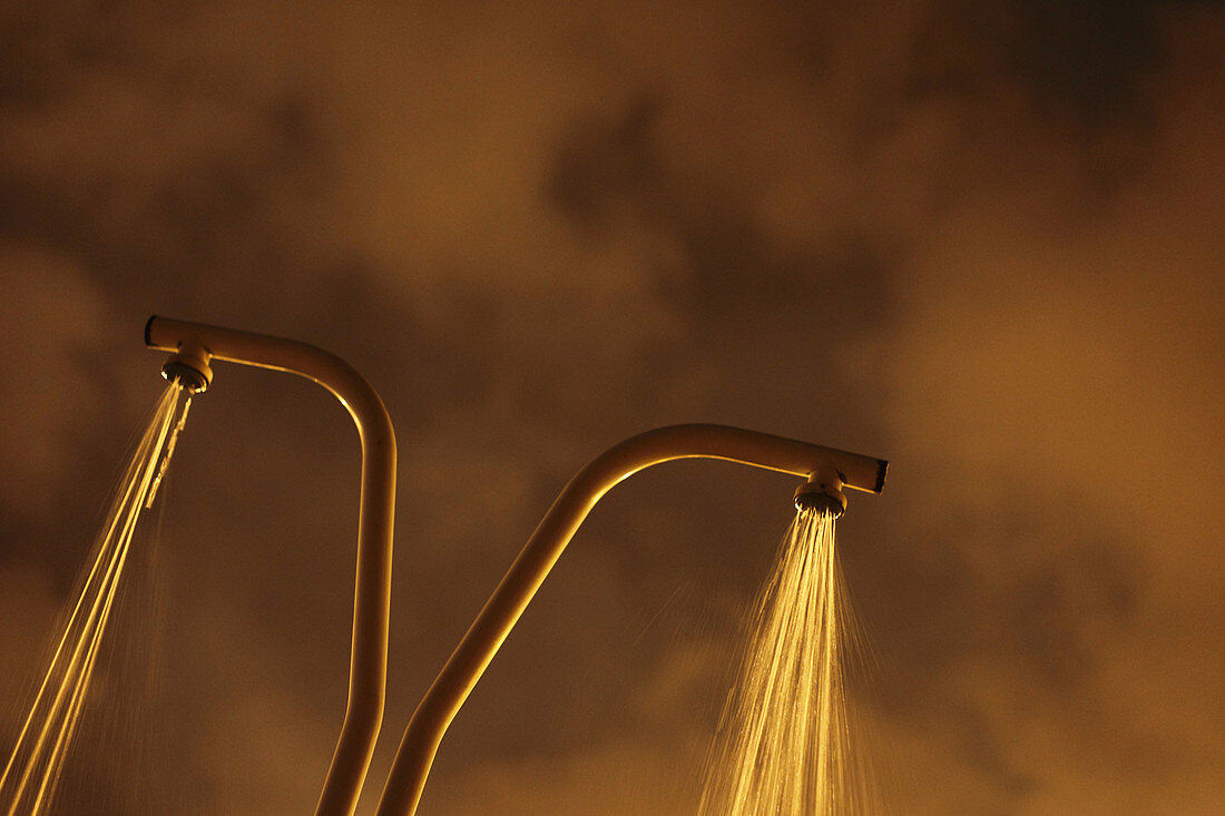 Shower, Nit de Sant Joan, Playa de la Malvarrosa, Valencia 2009