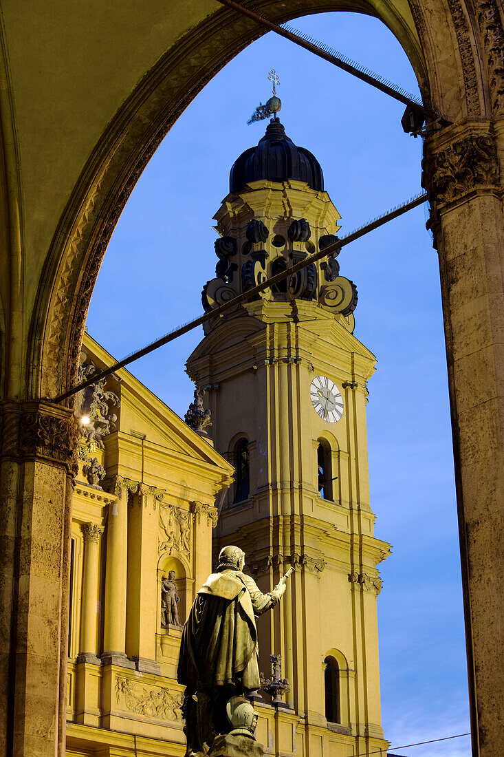 Feldherrnhalle and Theatinerkirche St. Katejan church in the evening, Munich, Bavaria, Germany