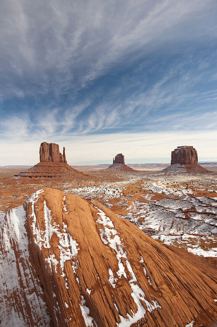 Monument Valley in the snow, Monument Valley Navajo Tribal Park, Arizona, USA