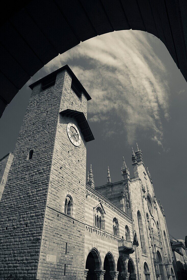 Italy, Lombardy, Lakes Region, Lake Como, Como, Broletto 13th century town hall and Duomo cathedral, 14-18th centuries