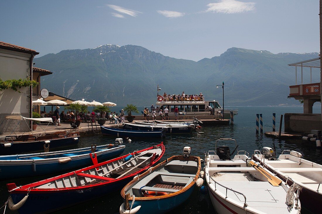 Italy, Lombardy, Lake District, Lake Garda, Limone sul Garda, Porto Vecchio, lake ferry, NR
