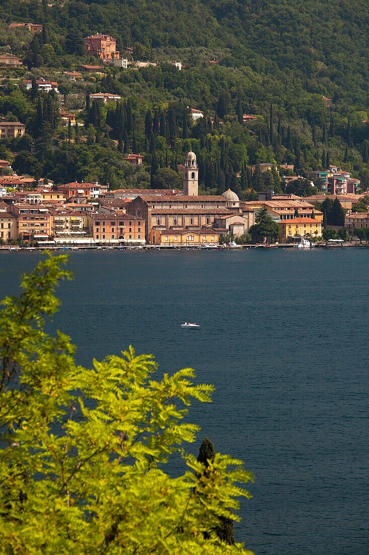 Italy, Lombardy, Lake District, Lake Garda, Salo, town view