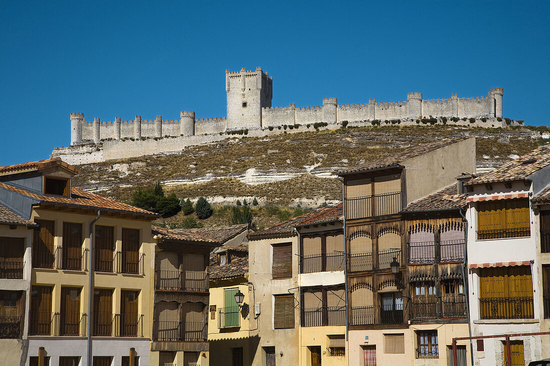 Plaza del Coso and castle in background, Peñafiel. Valladolid province, Castilla-Leon, Spain