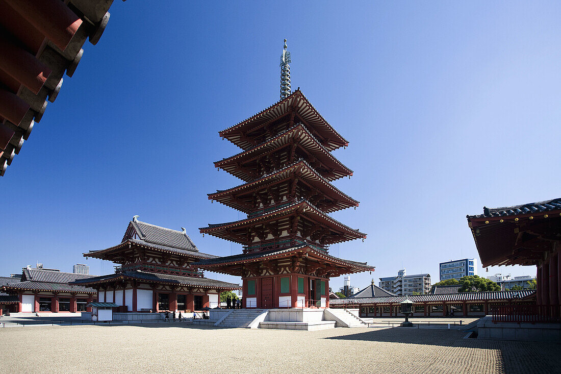 Shitennoji Temple, Osaka City, Kansai, Japan  October 2008)