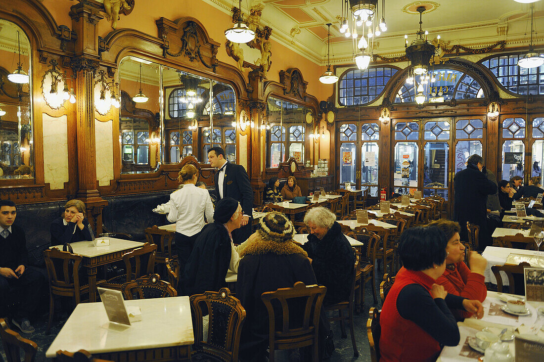 Historical Cafè Majestic in Rua Santa Catarina, Porto. Portugal