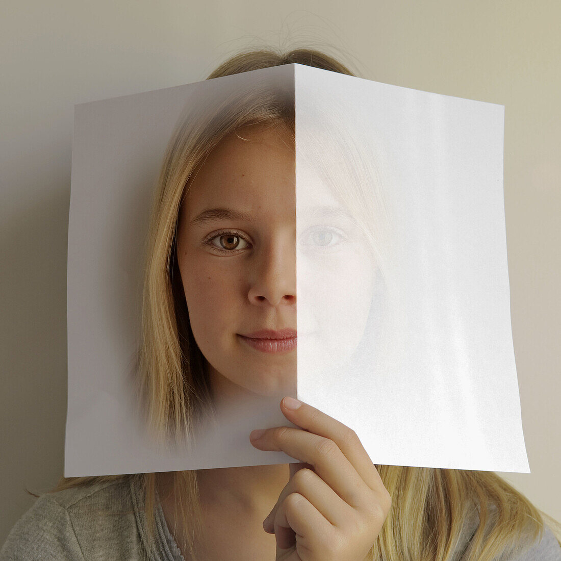 Child, Children, Close up, Color, Colour, Concept, Conceptual, Contemporary, Eye, Female, Future, Girl, Identity, Kids, Portrait, Psicology, Reading, Square, View, Young, A75-876027, agefotostock 