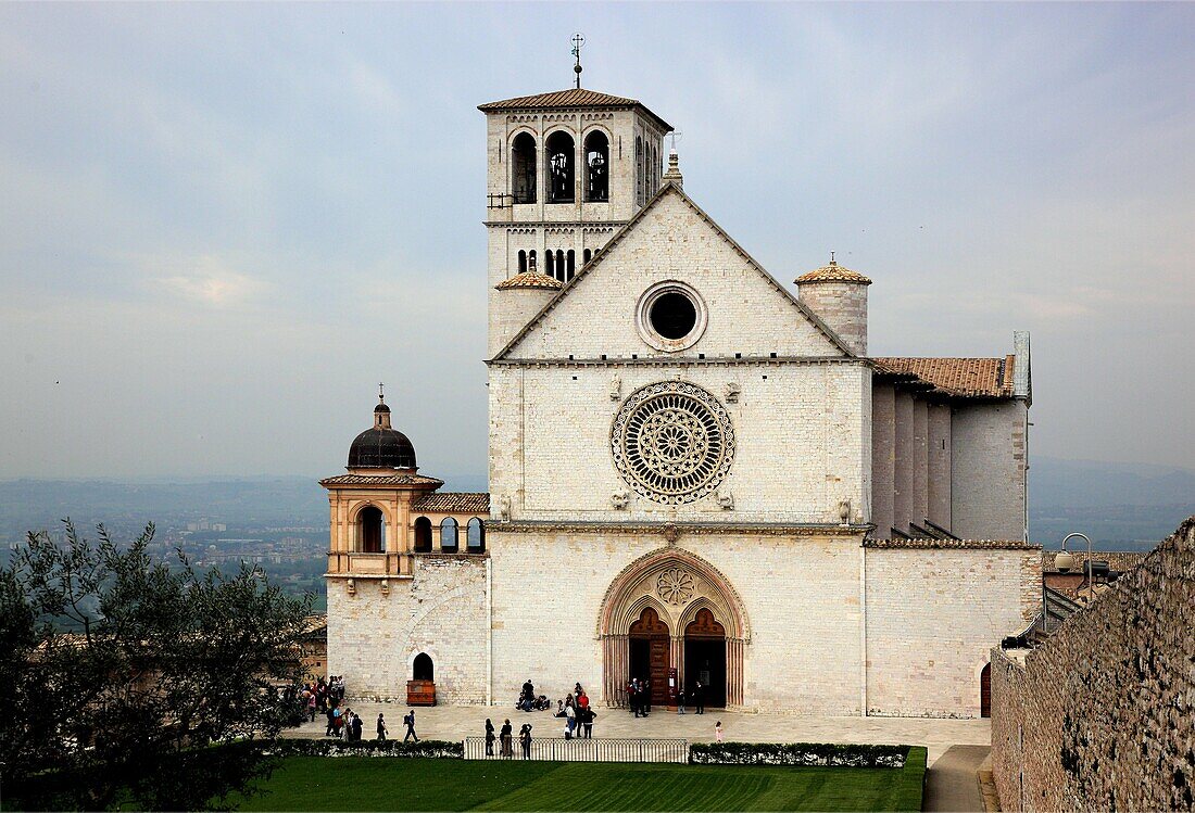 Klosterkirche San Francesco in Assisi, Umbrien, Italien / Monastery church of San Francesco in Assisi, Umbria, Italy, Europe