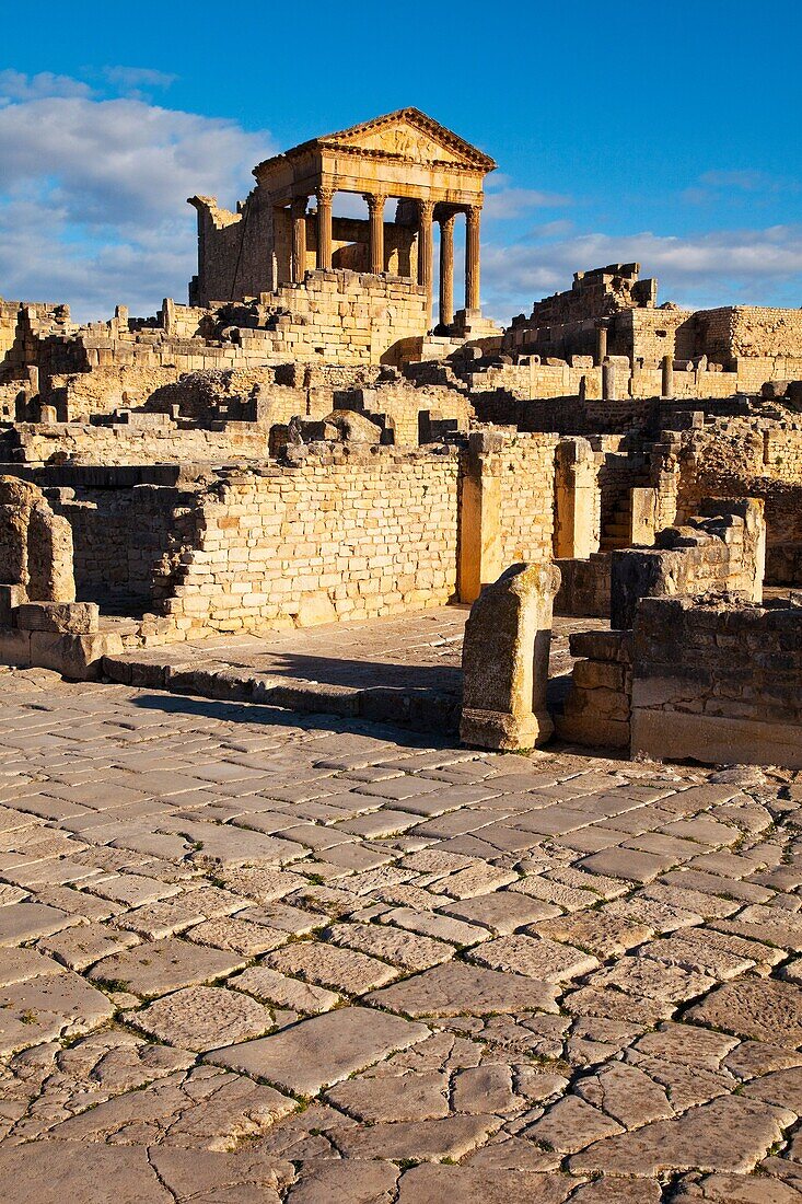 Capitolio, Ciudad romana de Dougga, Tunez, Africa