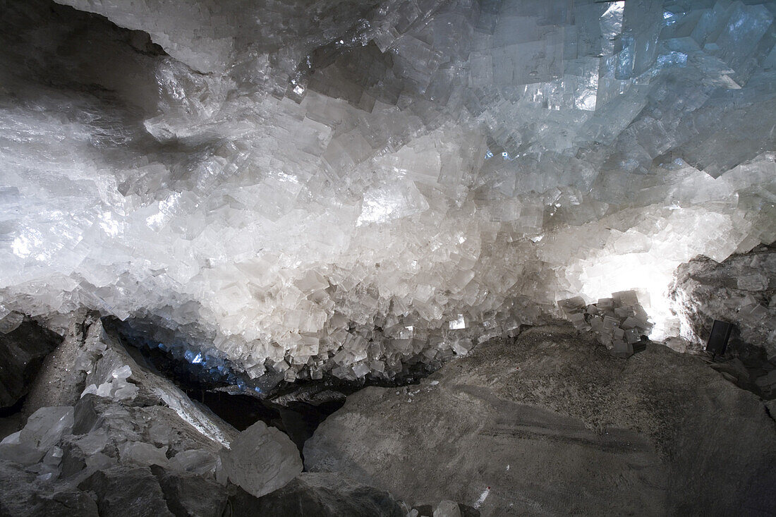 Salzkristalle in der Kristallgrotte im Erlebnisbergwerk Merkers, Rhön, Thüringen, Deutschland, Europa